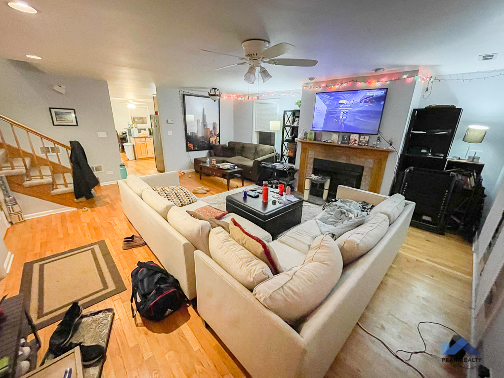 924 N. Winchester Ave. 924 N. Winchester Ave., Chicago, IL 60622 West Town - Leasing by Cross Street